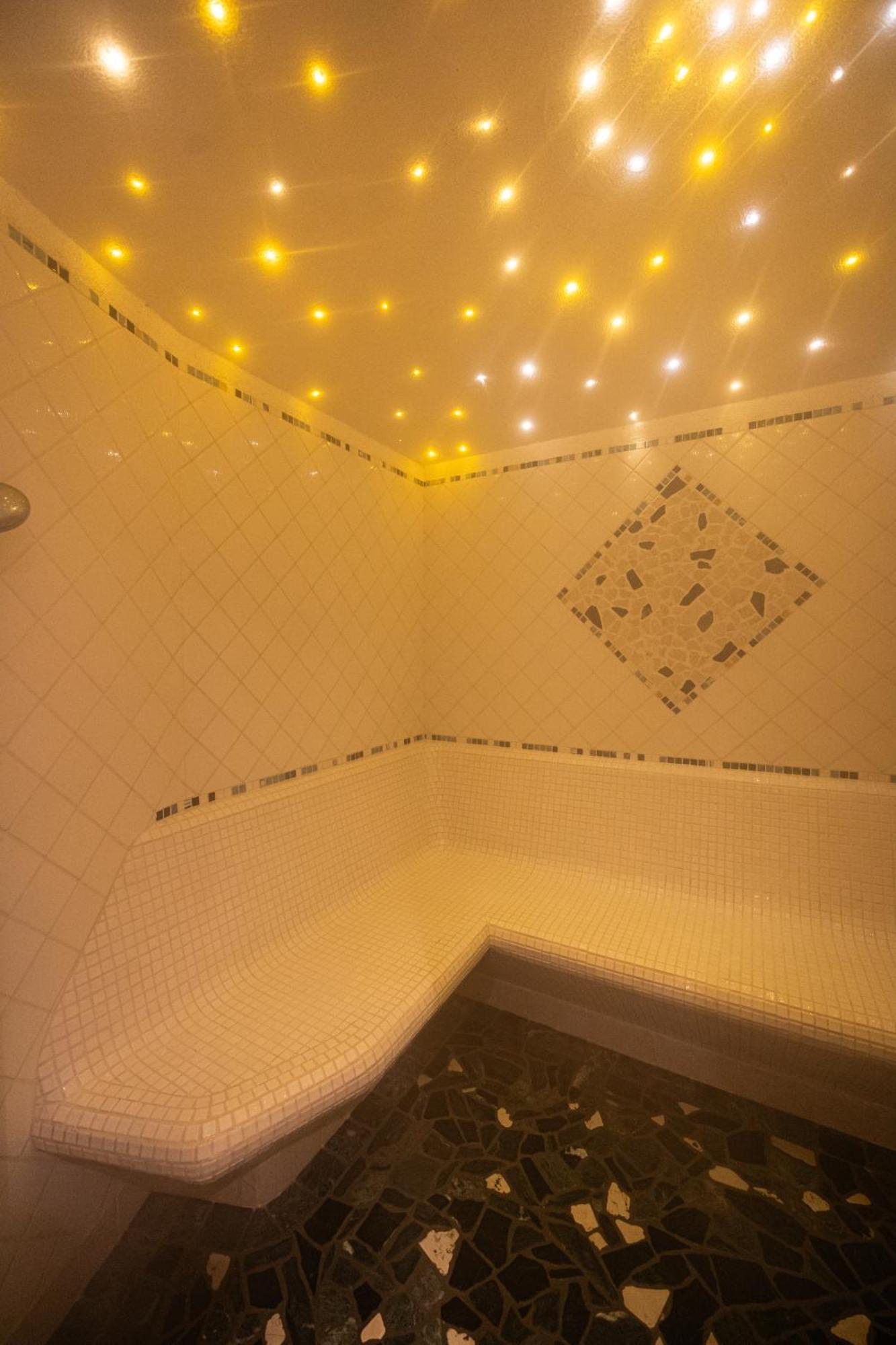 Engel Hotel 3*
