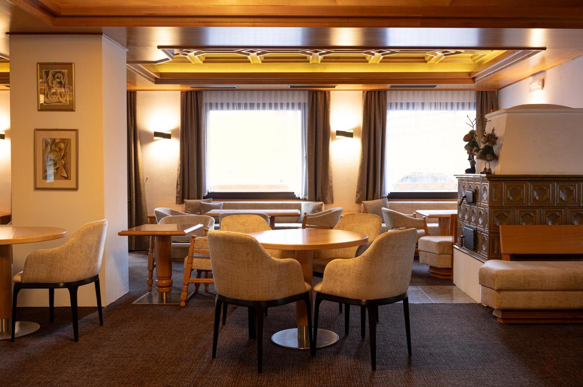 Engel Hotel 3*